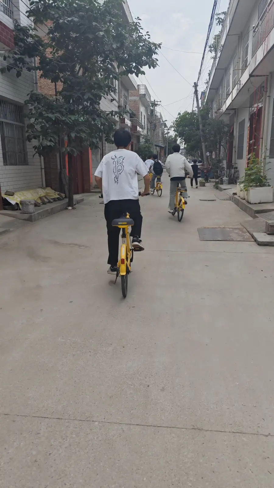 “飙车”