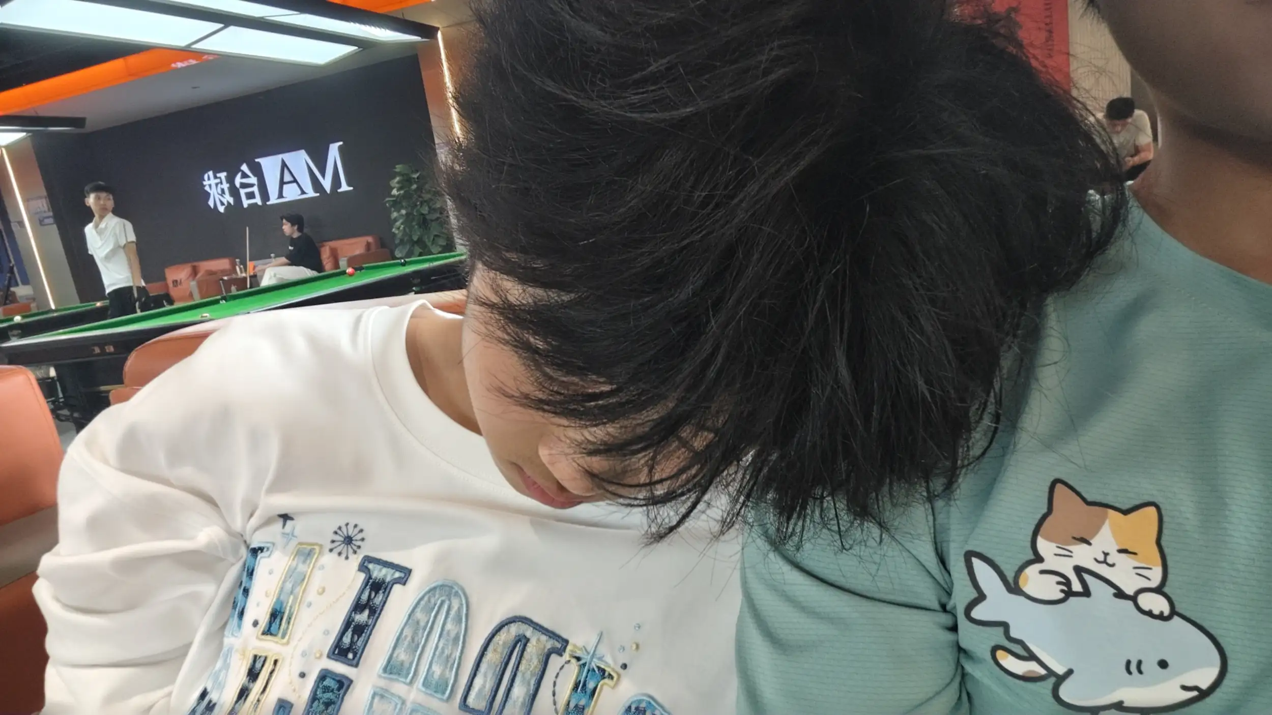 香香软软的奶狗正在靠在我肩上 香香软软的奶狗正在靠在我肩上